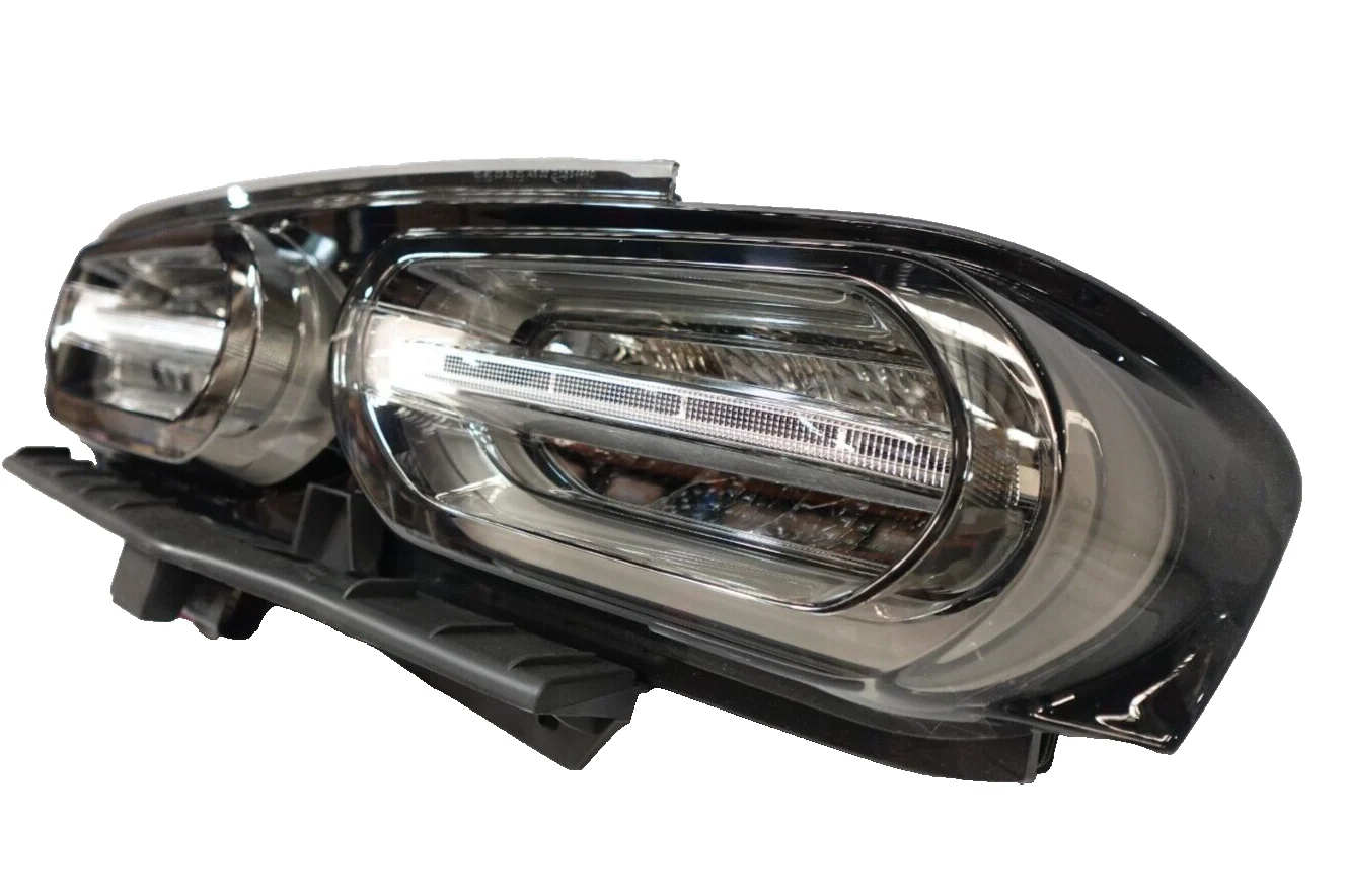 Chev Camaro Right Hand Side Tail Light 2019 2020 Genuine GM # 84725132 - Image 2