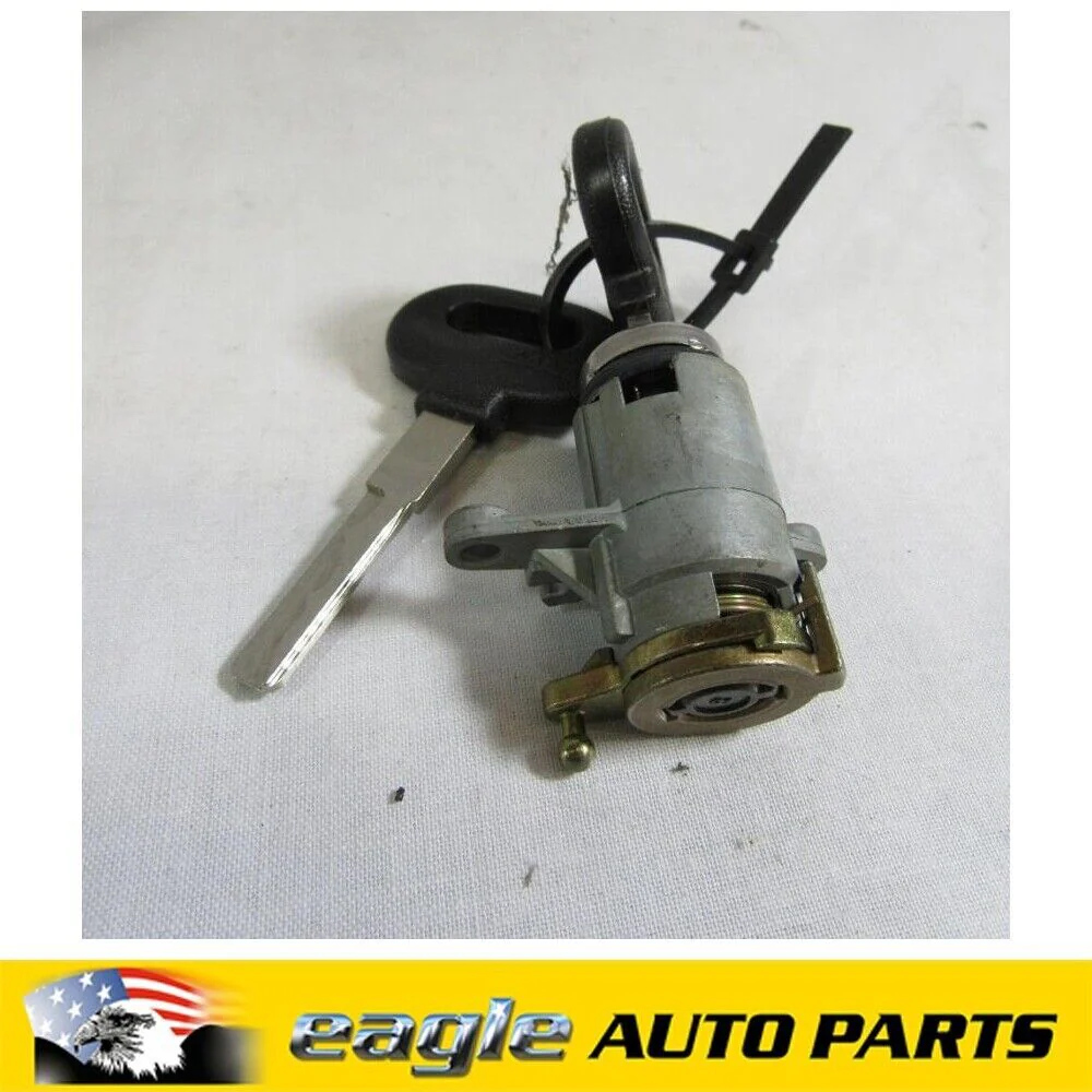 Genuine SAAB 9000 1985 - 1998 R/H Front Door Lock with 2 Keys # 9746405 - Image 2