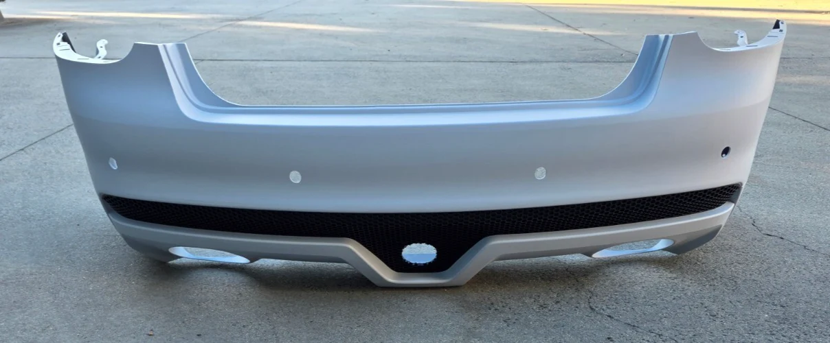 HSV VE E1 GTS CLUBSPORT R8 SENATOR W427 REAR BUMPER BAR FASCIA GENUINE 92196515 - Image 2