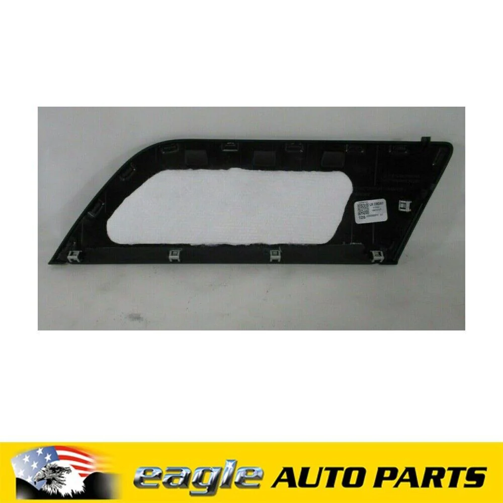 LAND ROVER DISCOVERY REAR DOOR TRIM MOULD 2017 2018 OEM # LR105391 - Image 2