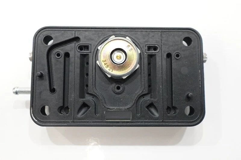 QUICK FUEL CARBURETOR BD1957 BLACK METERING BLOCK TAKE OFF - Image 2